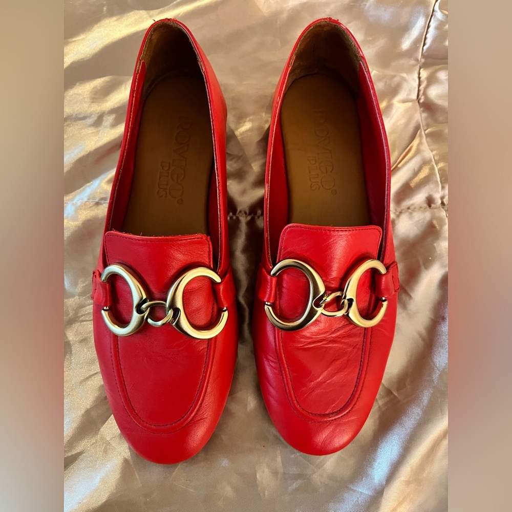 Elegant Red Leather Loafers with Gold Accents